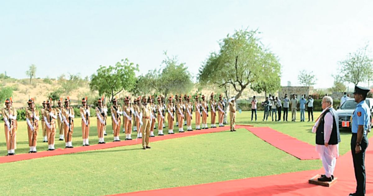 Guv attends Thar Mahotsav and Rajasthan Day events